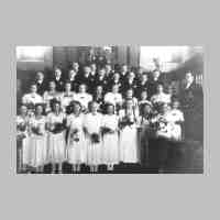015-0087 Konfirmation 1938 in der Kirche Gross Engelau. Im Bild auch Konfirmanden aus Friedrichsdorf.JPG